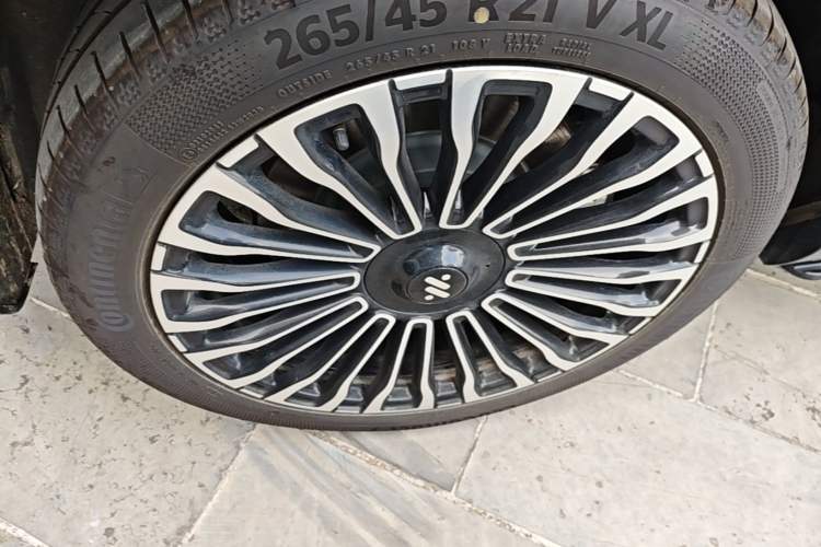 Used IM Zhiji LS8 2026 Model 52 Max+ Tech Flagship Five-Seat Right Rear Wheel Hub