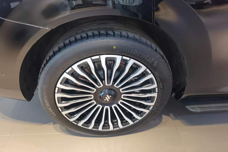 Used IM Zhiji LS8 2026 Model 66 Ultra Luxury Six-Seat Right Rear Wheel Hub