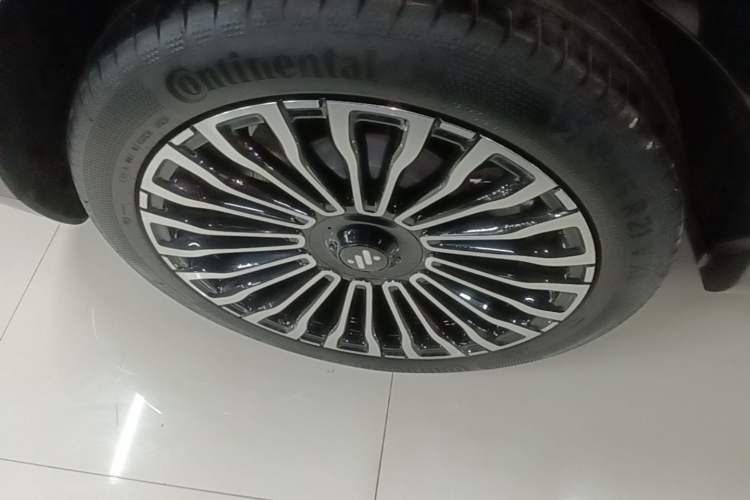 Used IM Zhiji LS8 2026 Model 52 Max+ Tech Flagship Five-Seat Right Rear Wheel Hub