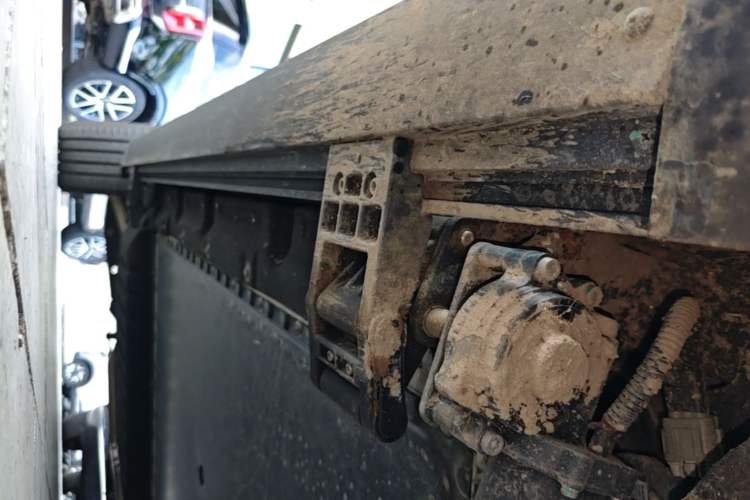 Used IM Zhiji LS8 2026 Model 52 Max+ Tech Flagship Five-Seat Right Side Sill