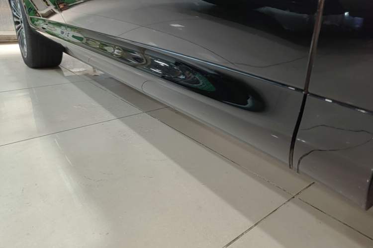 Used IM Zhiji LS8 2026 Model 52 Max+ Tech Flagship Five-Seat Right Side Sill