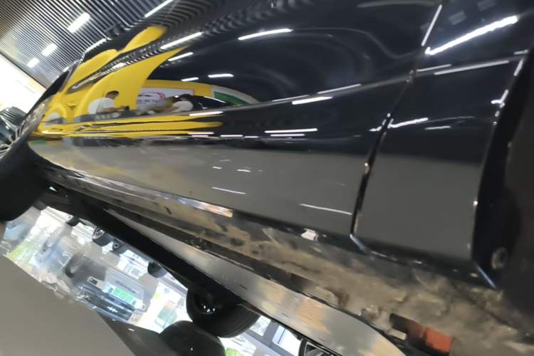 Used IM Zhiji LS8 2026 Model 66 Ultra Tech Flagship Five-Seat Right Side Sill