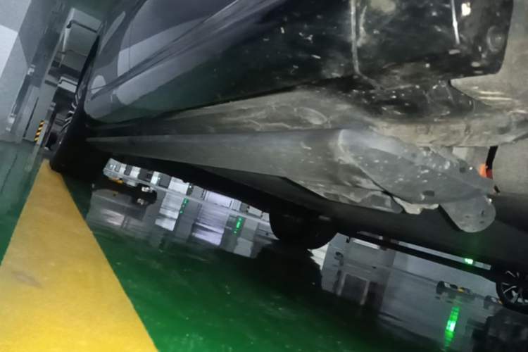 Used IM Zhiji LS8 2026 Model 52 Max+ Tech Flagship Five-Seat Right Side Sill