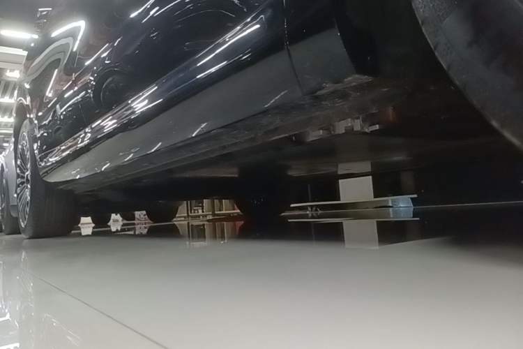 Used IM Zhiji LS8 2026 Model 52 Max+ Tech Flagship Five-Seat Right Side Sill