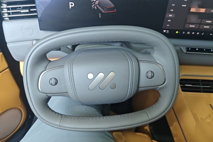 Used IM Zhiji LS8 2026 Model 52 Max+ Luxury Six-Seat Steering Wheel