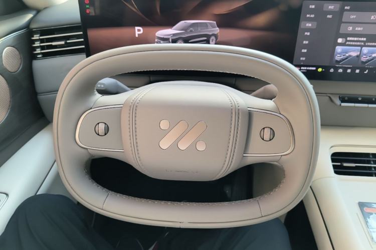 Used IM Zhiji LS8 2026 Model 52 Max+ Tech Flagship Five-Seat Steering Wheel