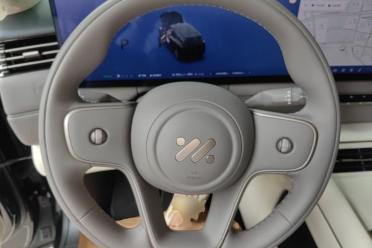Used IM Zhiji LS8 2026 Model 52 Max+ Tech Flagship Five-Seat Steering Wheel