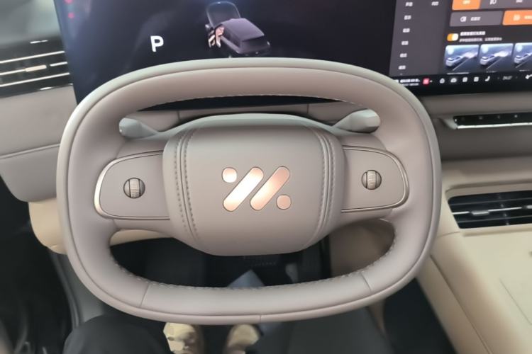 Used IM Zhiji LS8 2026 Model 66 Ultra Tech Flagship Five-Seat Steering Wheel