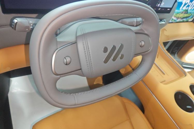 Used IM Zhiji LS8 2026 Model 52 Max+ Luxury Six-Seat Steering Wheel