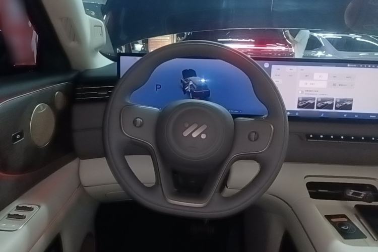 Used IM Zhiji LS8 2026 Model 52 Max+ Tech Flagship Five-Seat Steering Wheel