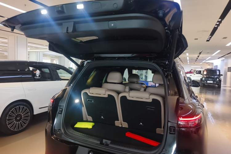Used IM Zhiji LS8 2026 Model 66 Ultra Luxury Six-Seat Trunk