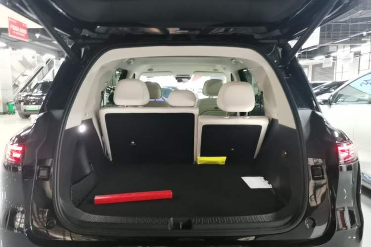 Used IM Zhiji LS8 2026 Model 52 Max+ Tech Flagship Five-Seat Trunk