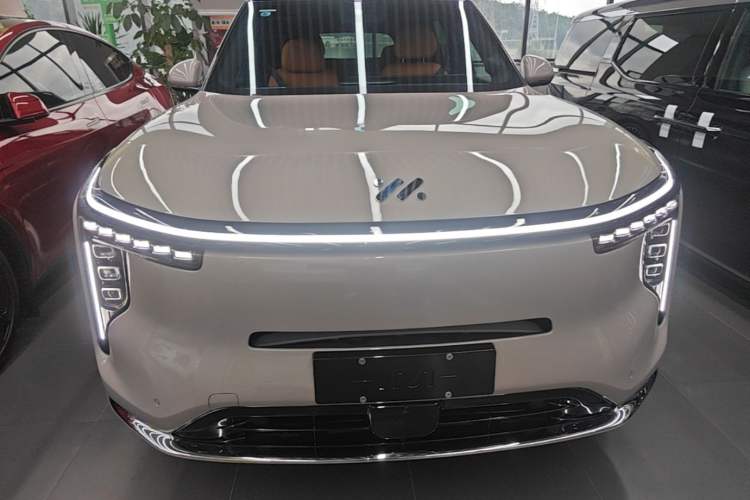 Used IM Zhiji LS8 2026 Model 52 Max+ Luxury Six-Seat Front