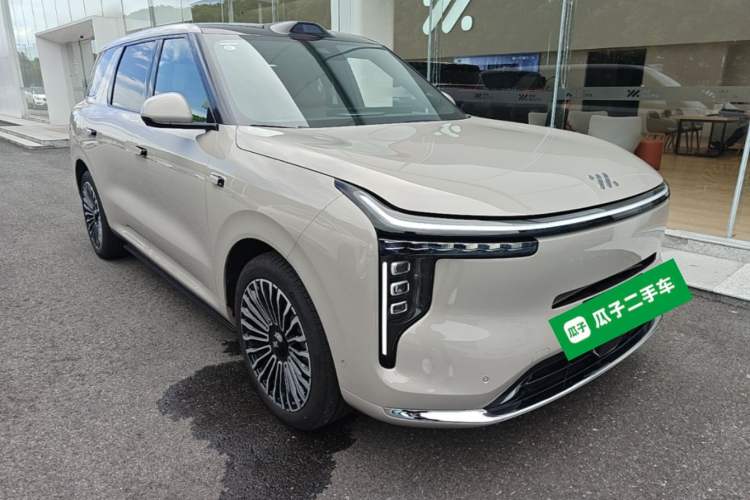 Used IM Zhiji LS8 2026 Model 66 Ultra Tech Flagship Five-Seat Front Right 45 Deg