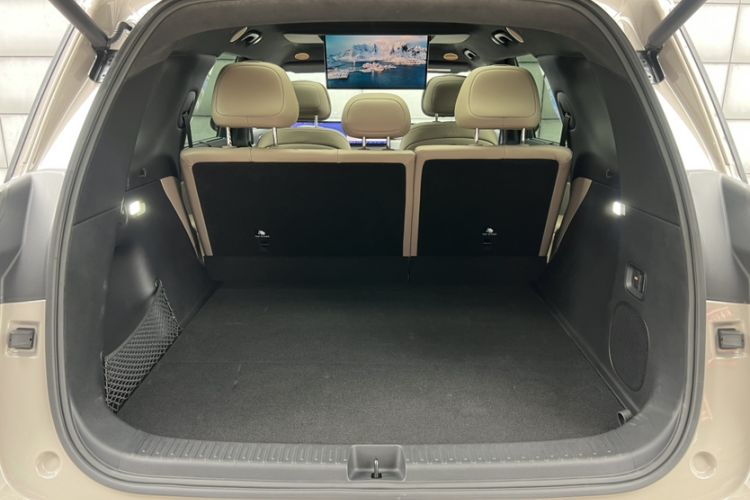 Used IM Zhiji LS8 2026 Model 66 Ultra Tech Flagship Five-Seat Interior 5