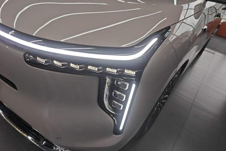 Used IM Zhiji LS8 2026 Model 52 Max+ Luxury Six-Seat Left Front Headlight