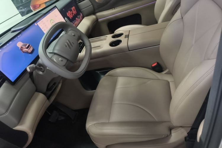 Used IM Zhiji LS8 2026 Model 66 Ultra Tech Flagship Five-Seat Left Front Seat