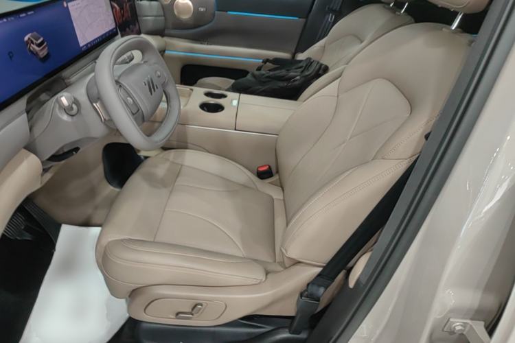 Used IM Zhiji LS8 2026 Model 66 Ultra Tech Flagship Five-Seat Left Front Seat