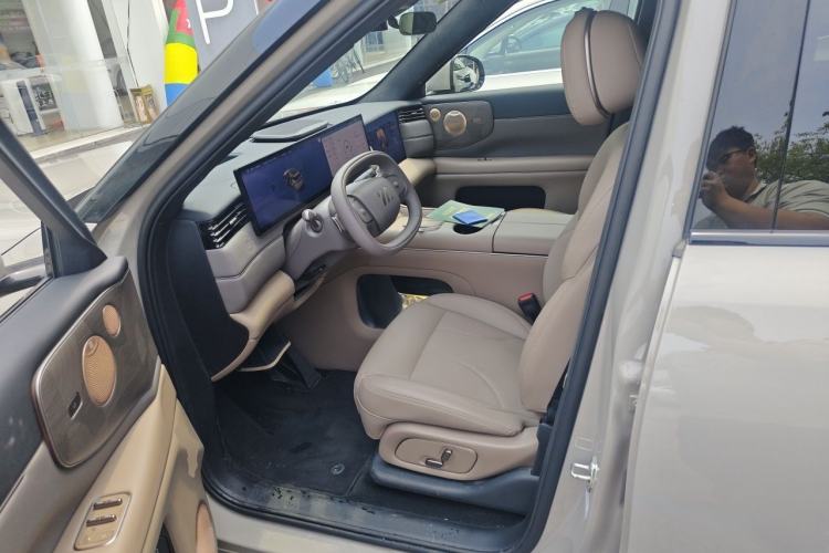 Used IM Zhiji LS8 2026 Model 66 Ultra Tech Flagship Five-Seat Left Front Seat