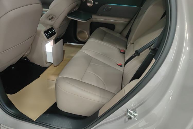 Used IM Zhiji LS8 2026 Model 66 Ultra Tech Flagship Five-Seat Left Rear Seat