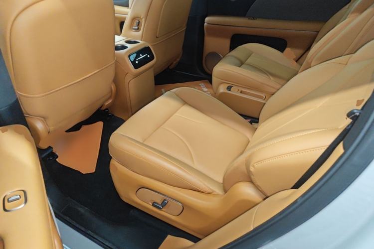 Used IM Zhiji LS8 2026 Model 52 Max+ Luxury Six-Seat Left Rear Seat