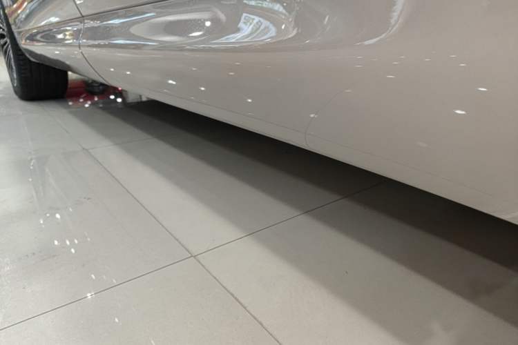 Used IM Zhiji LS8 2026 Model 66 Ultra Tech Flagship Five-Seat Left Side Sill