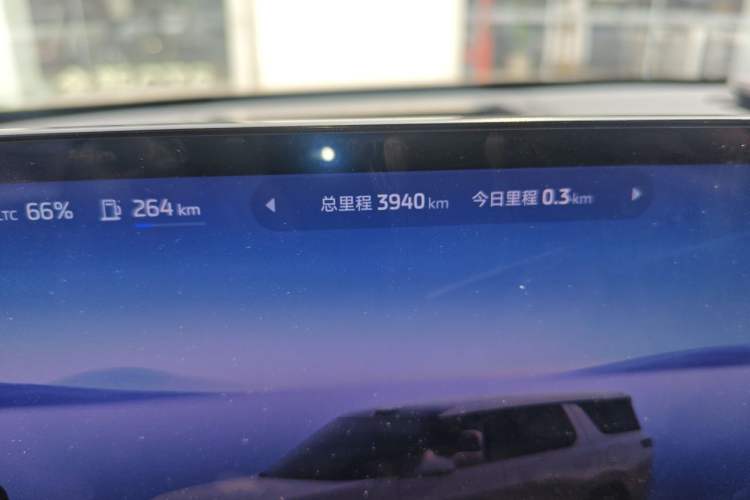 Used IM Zhiji LS8 2026 Model 66 Ultra Tech Flagship Five-Seat Odometer Close Up