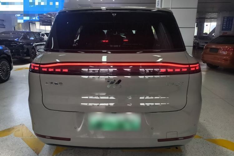 Used IM Zhiji LS8 2026 Model 66 Ultra Tech Flagship Five-Seat Rear