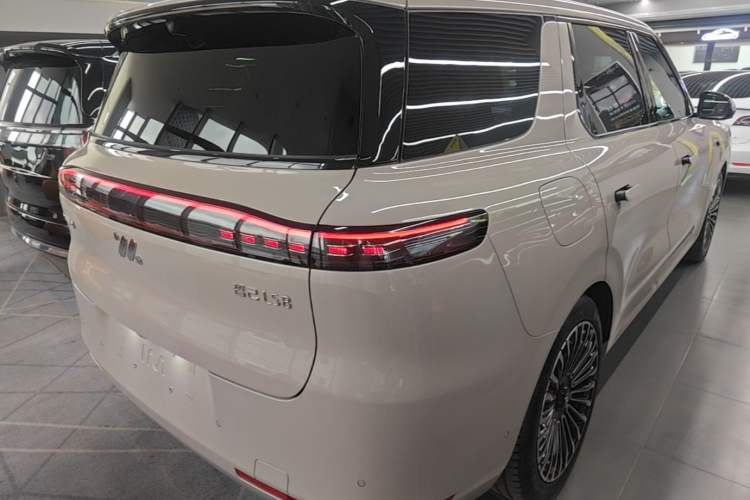 Used IM Zhiji LS8 2026 Model 52 Max+ Luxury Six-Seat Rear Right 45 Deg