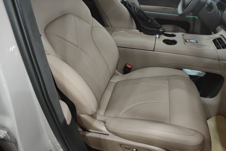 Used IM Zhiji LS8 2026 Model 66 Ultra Tech Flagship Five-Seat Right Front Seat