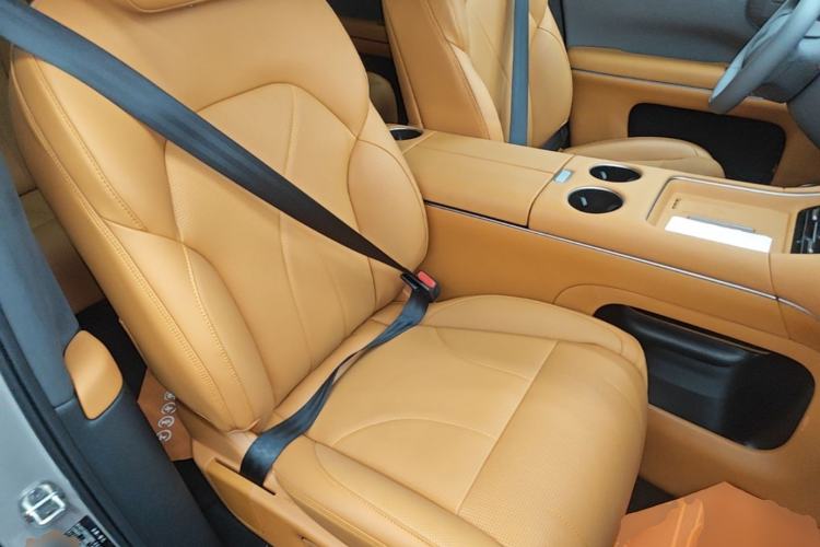 Used IM Zhiji LS8 2026 Model 52 Max+ Luxury Six-Seat Right Front Seat
