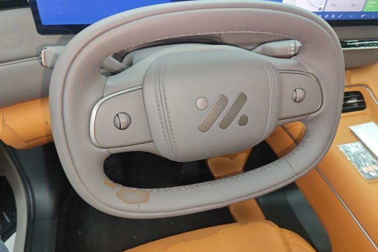 Used IM Zhiji LS8 2026 Model 52 Max+ Luxury Six-Seat Steering Wheel