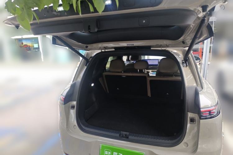 Used IM Zhiji LS8 2026 Model 66 Ultra Tech Flagship Five-Seat Trunk