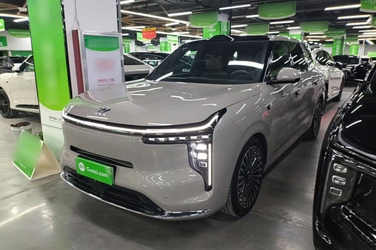 IM Zhiji LS8 2026 Model 66 Ultra Tech Flagship Five-Seat
