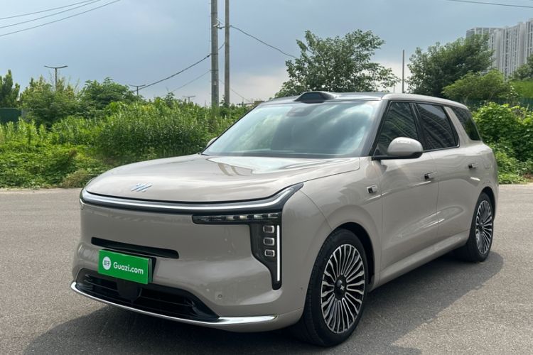 IM Zhiji LS8 2026 Model 66 Ultra Tech Flagship Five-Seat