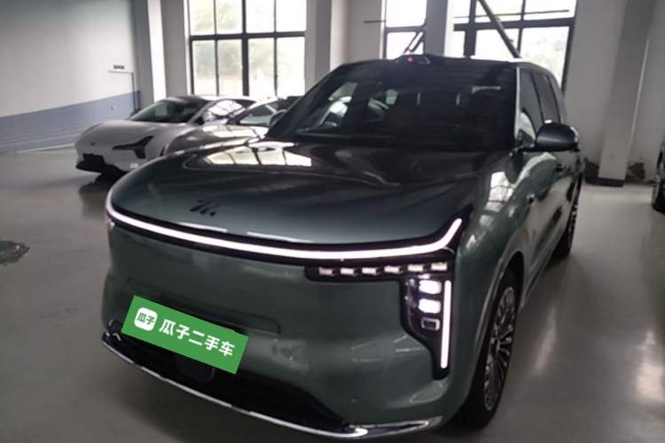 IM Zhiji LS8 2026 Model 52 Max+ Luxury Six-Seat