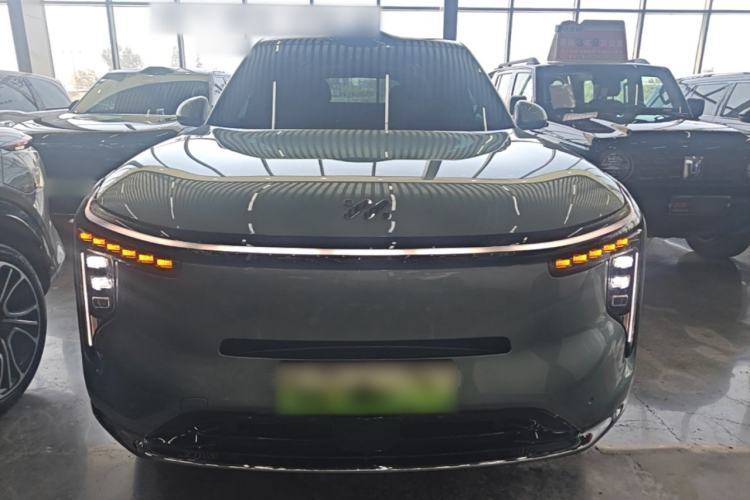 Used IM Zhiji LS8 2026 Model 66 Ultra Luxury Six-Seat Front