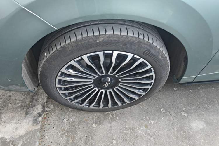 Used IM Zhiji LS8 2026 Model 66 Ultra Luxury Six-Seat Left Front Wheel Hub