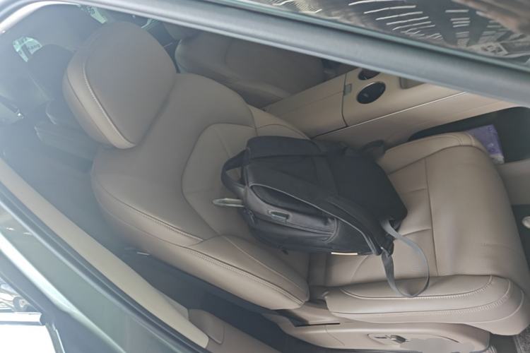 Used IM Zhiji LS8 2026 Model 66 Ultra Luxury Six-Seat Right Front Seat