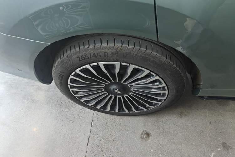 Used IM Zhiji LS8 2026 Model 66 Ultra Luxury Six-Seat Right Rear Wheel Hub