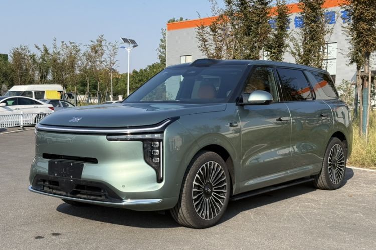 IM Zhiji LS8 2026 Model 52 Max+ Luxury Six-Seat