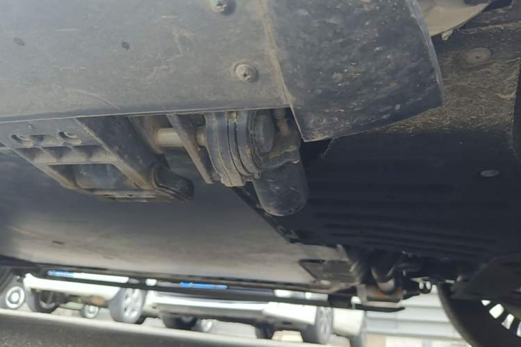 Used IM Zhiji LS8 2026 Model 66 Ultra Tech Flagship Five-Seat Chassis Front Right