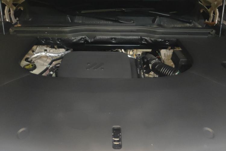 Used IM Zhiji LS8 2026 Model 52 Max+ Luxury Six-Seat Engine Bay
