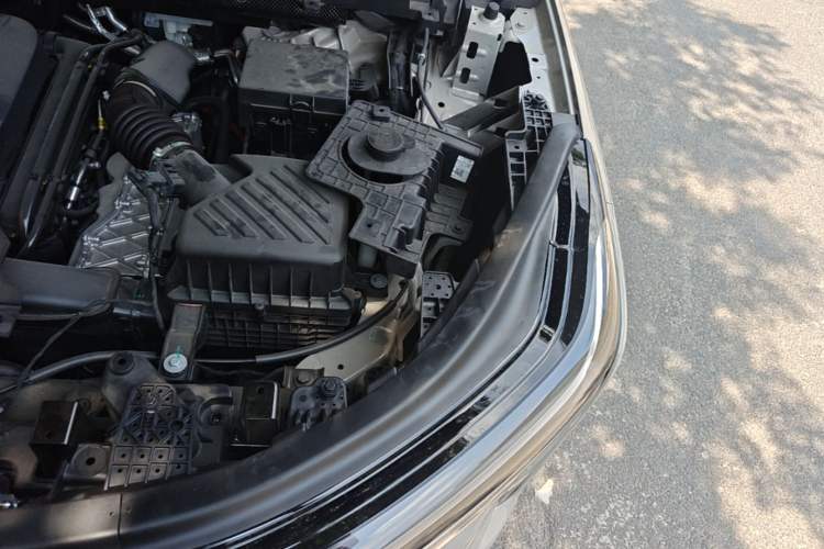 Used IM Zhiji LS8 2026 Model 66 Ultra Tech Flagship Five-Seat Engine Bay Left