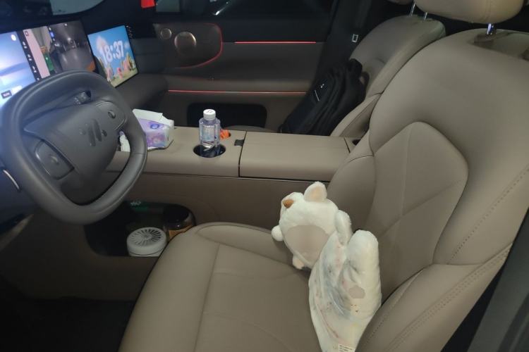 Used IM Zhiji LS8 2026 Model 52 Max+ Luxury Six-Seat Left Front Seat