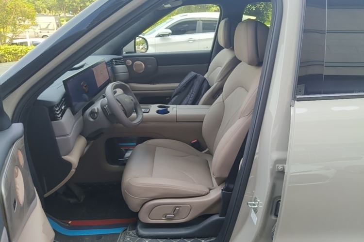 Used IM Zhiji LS8 2026 Model 66 Ultra Tech Flagship Five-Seat Left Front Seat