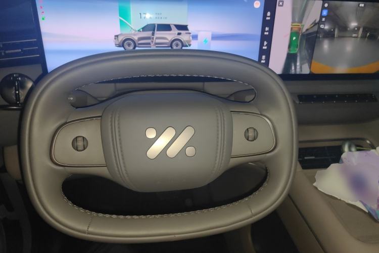Used IM Zhiji LS8 2026 Model 52 Max+ Luxury Six-Seat Steering Wheel