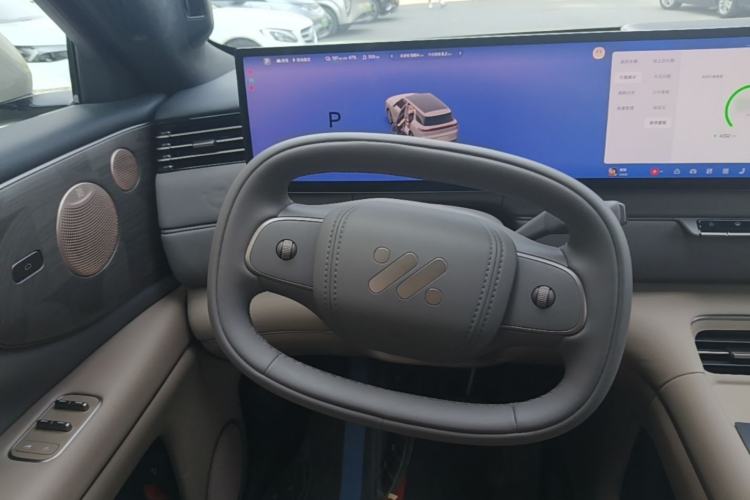 Used IM Zhiji LS8 2026 Model 66 Ultra Tech Flagship Five-Seat Steering Wheel