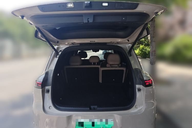 Used IM Zhiji LS8 2026 Model 66 Ultra Tech Flagship Five-Seat Trunk