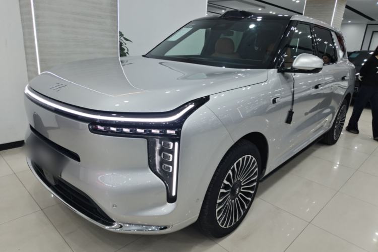 IM Zhiji LS8 2026 Model 52 Max+ Luxury Six-Seat